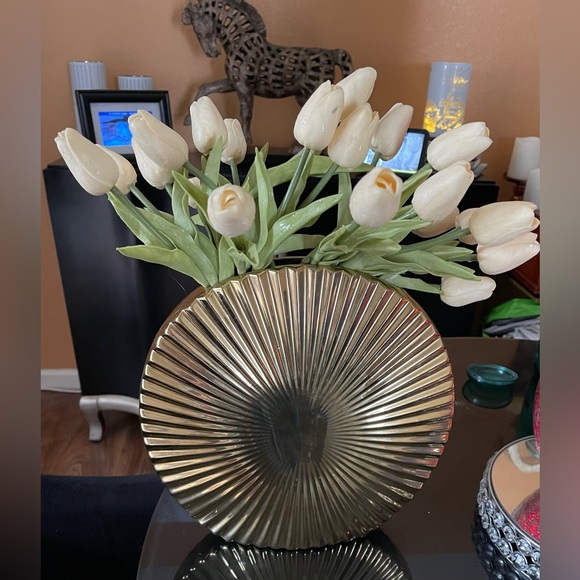 Faux Ivory Silk Tulips | 2 Bunches | Like New | Excellent Condition - Picture 2 of 8